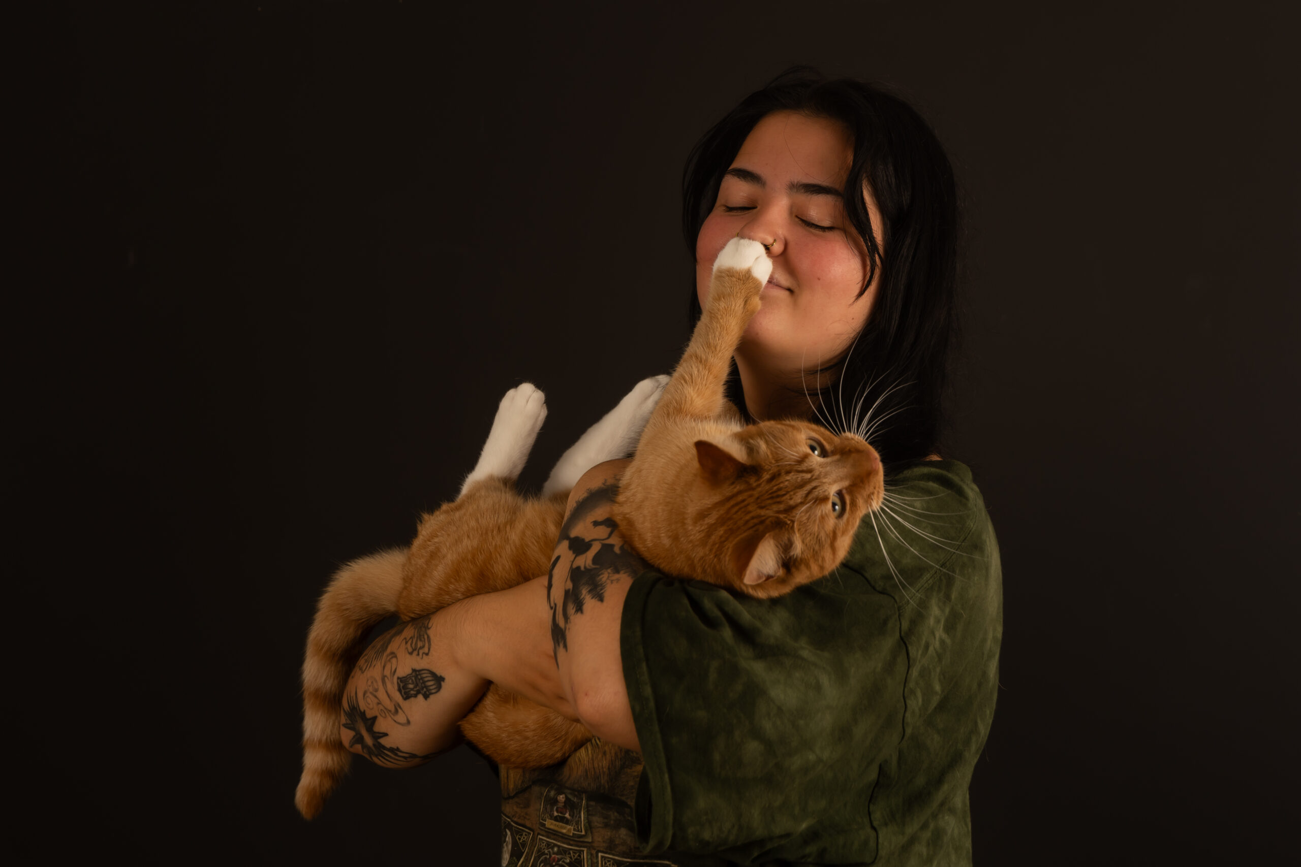Portret kat en kattenbaas studio fotoshoot